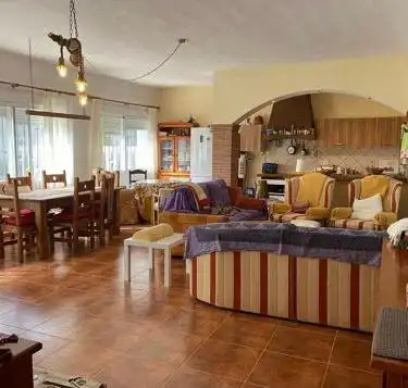 Sala d'estar de Casa o xalet de lloguer en Madrigalejo amb Moblat