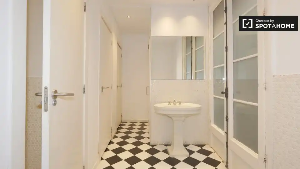 Flat with terrace to rent in Ciutat Vella, imagen 17