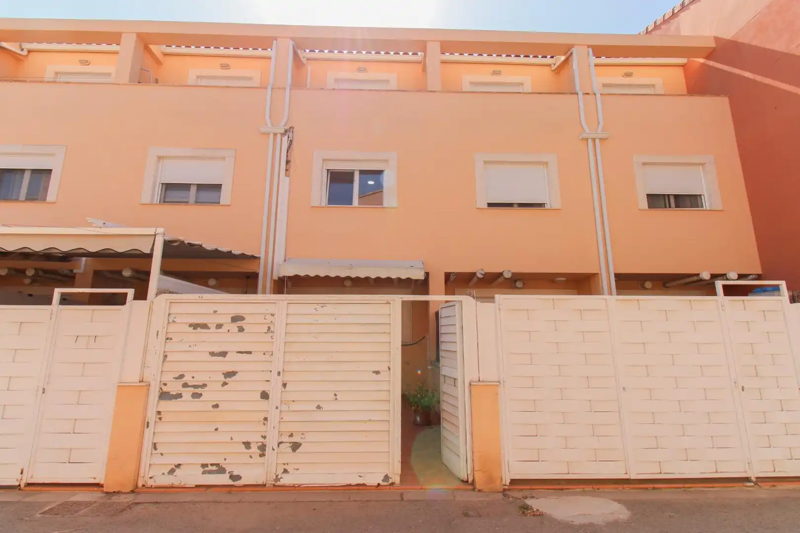 Vista exterior de Casa adosada en venda en Puçol