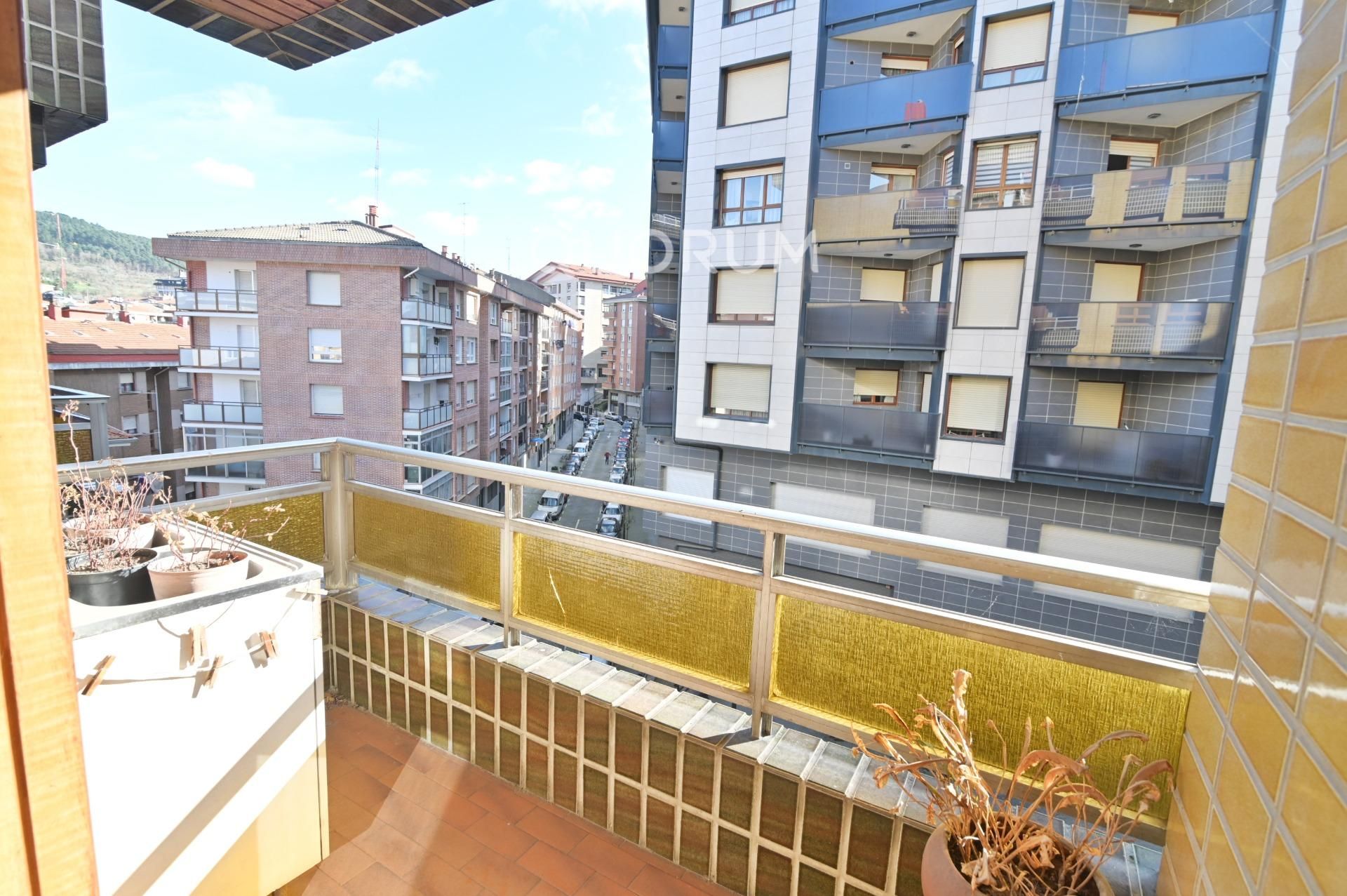 Vista exterior de Pis en venda en Galdakao