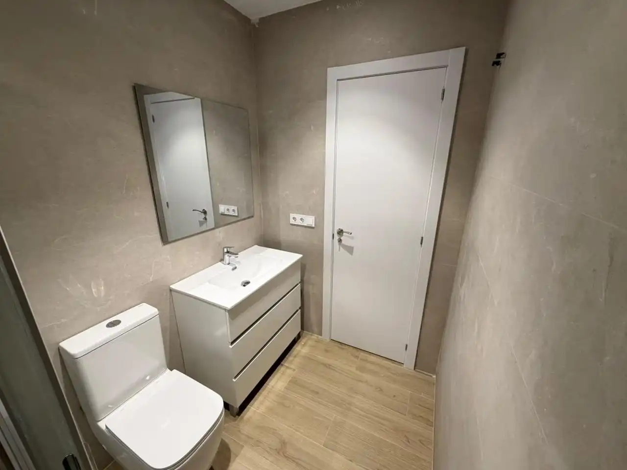 Bathroom of Flat for rent in Camins al Grau