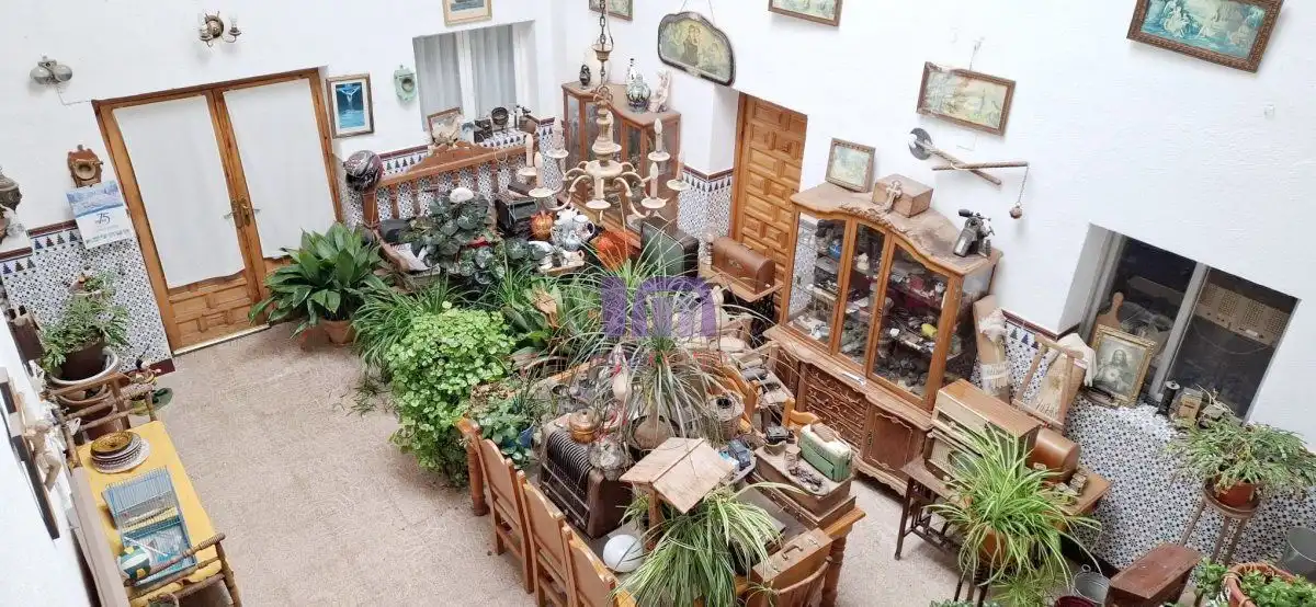 Casa con piscina en venta en Valdepeñas, imagen 2