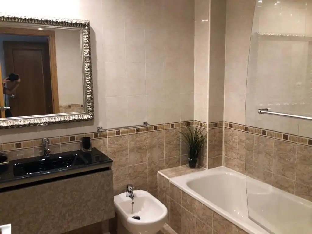 Baño de Piso de alquiler en Zaragoza con Calefacción, Amueblado y Horno