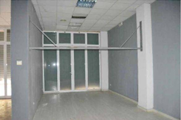 Local comercial en Alquiler en Calle Rodriguez Fornos en Exposició