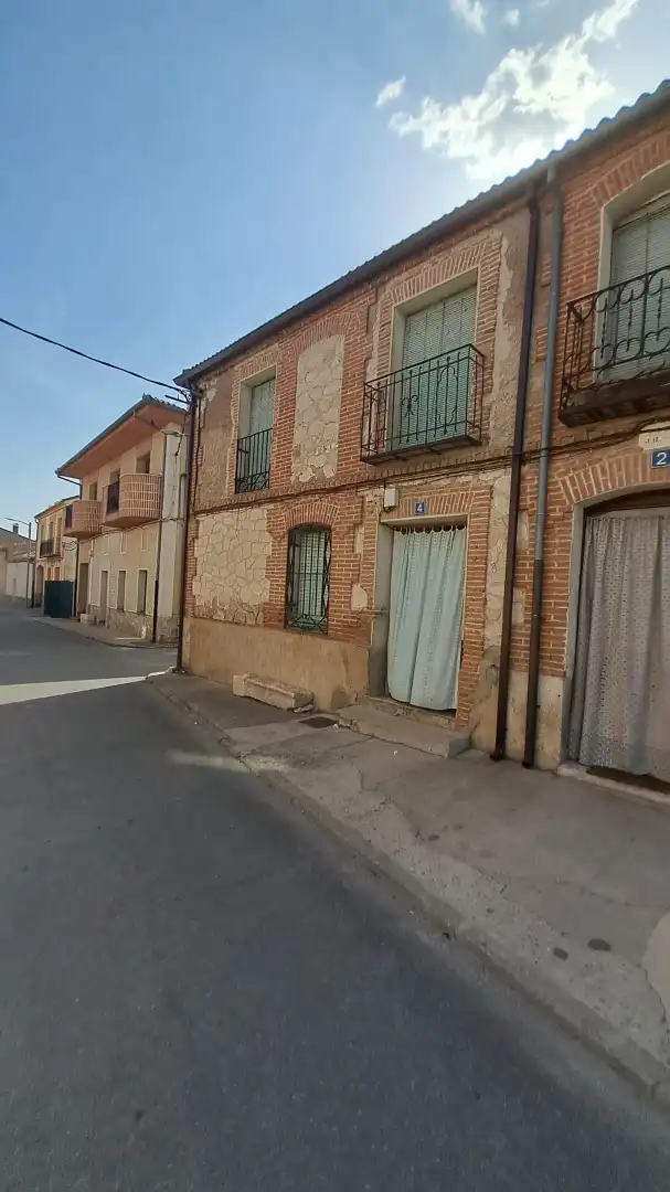 Vista exterior de Casa o chalet en venta en Sanchonuño con Trastero y Amueblado