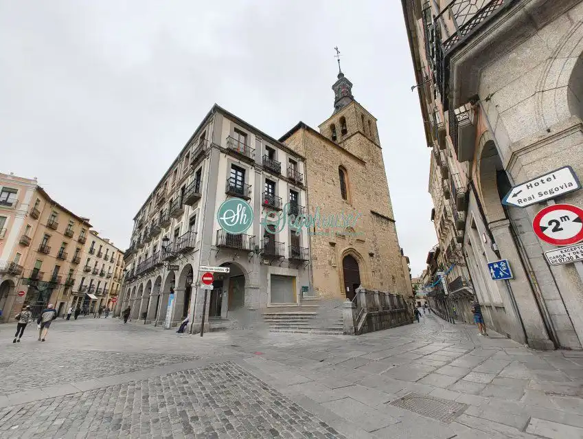 Vista exterior de Piso en venta en Segovia con Calefacción, Trastero y Balcón