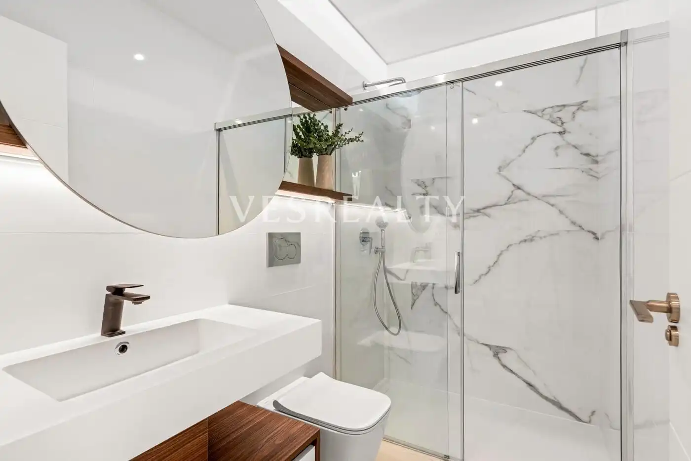 Bany de Apartament en venda en Rojales amb Jardí privat, Traster i Piscina comunitària