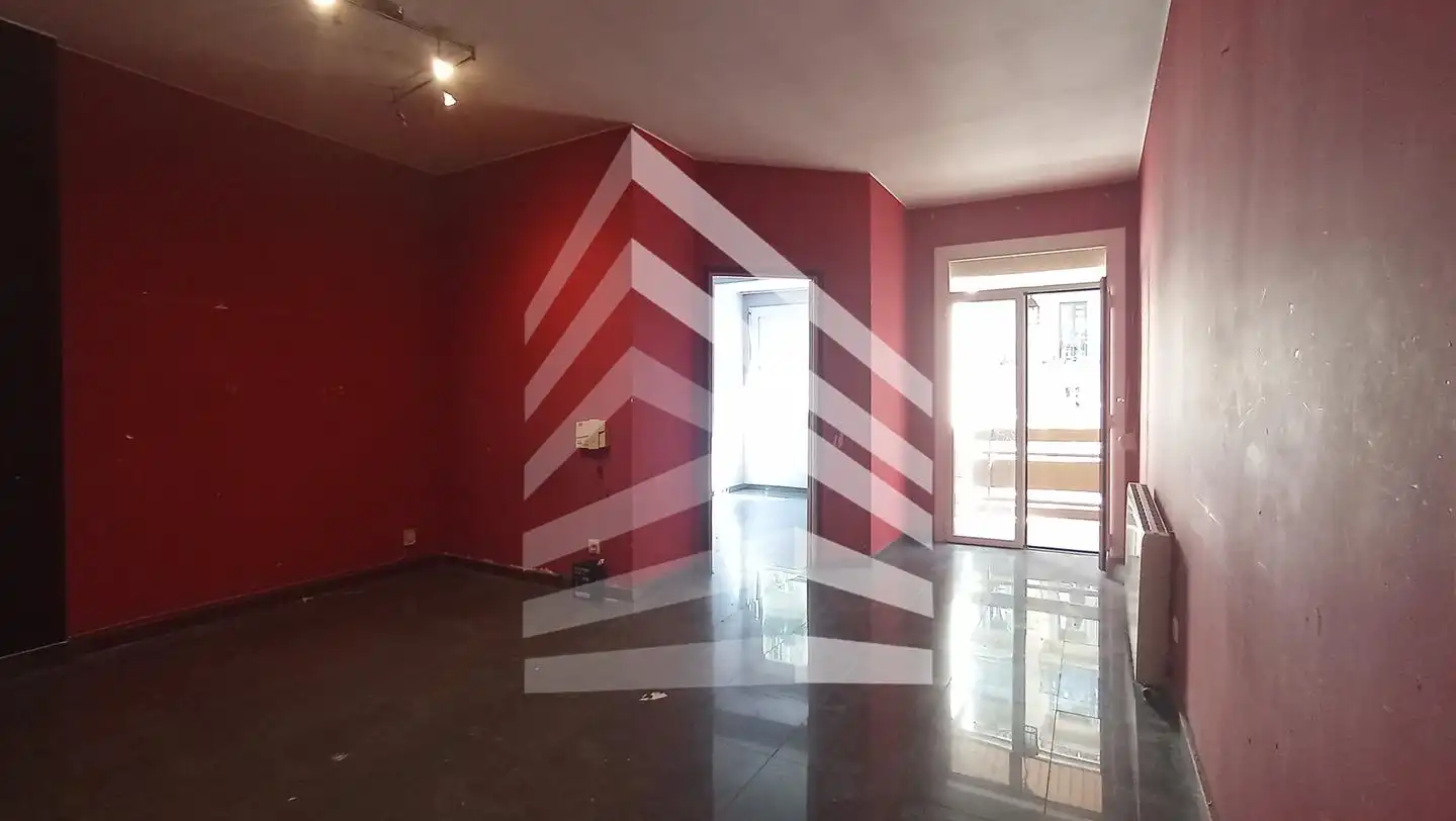 Wohnzimmer von Wohnung zum Verkauf in Barcelona mit Heizung und Balkon