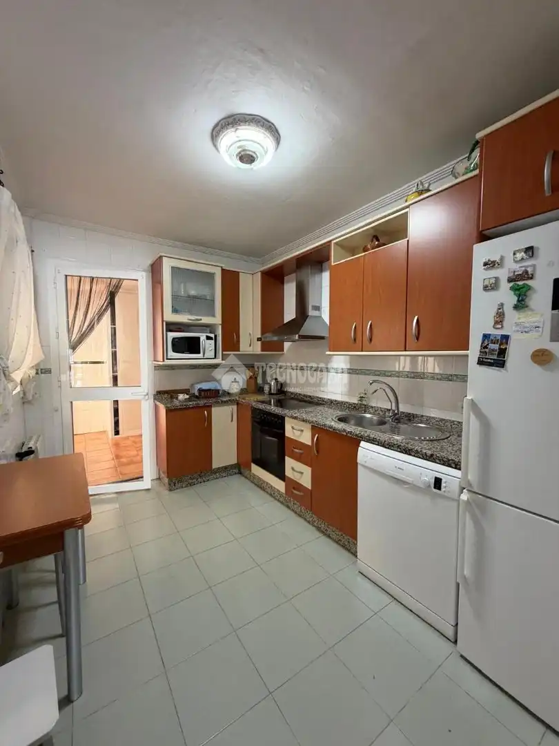 Kitchen of Detached homes for sale in Utrera  with Air Conditioner and Community pool
