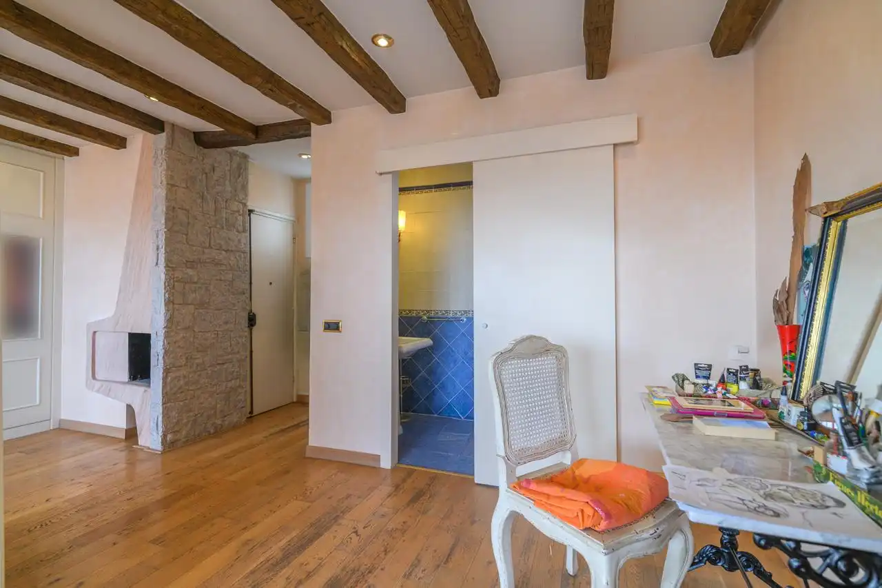 Piso en venta en Barcelona con Calefacción y Parquet
