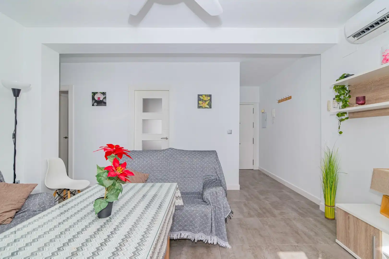 Sala d'estar de Pis en venda en Granada amb Aire condicionat, Calefacció i Terrassa