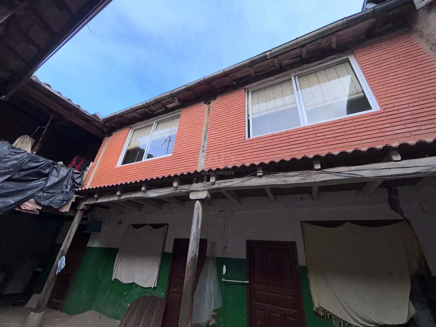 Country house zum Verkauf in Villaturiel
