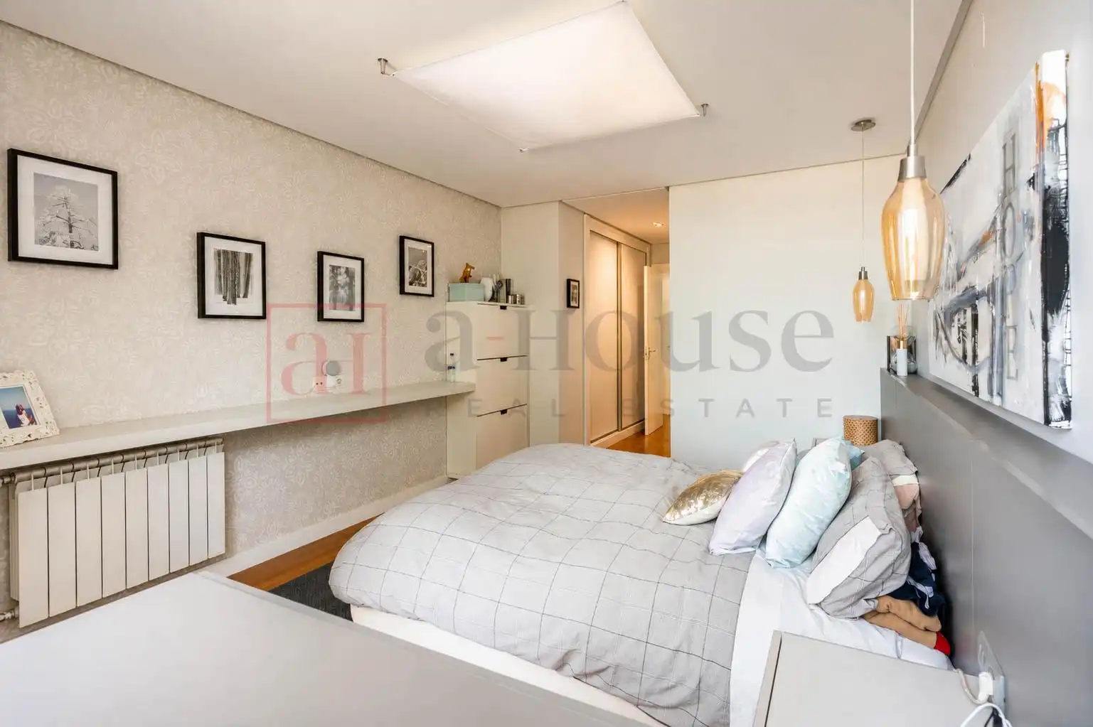 Schlafzimmer von Erdgeschoss zum Verkauf in Madrid mit Klimaanlage, Heizung und Privatgarten