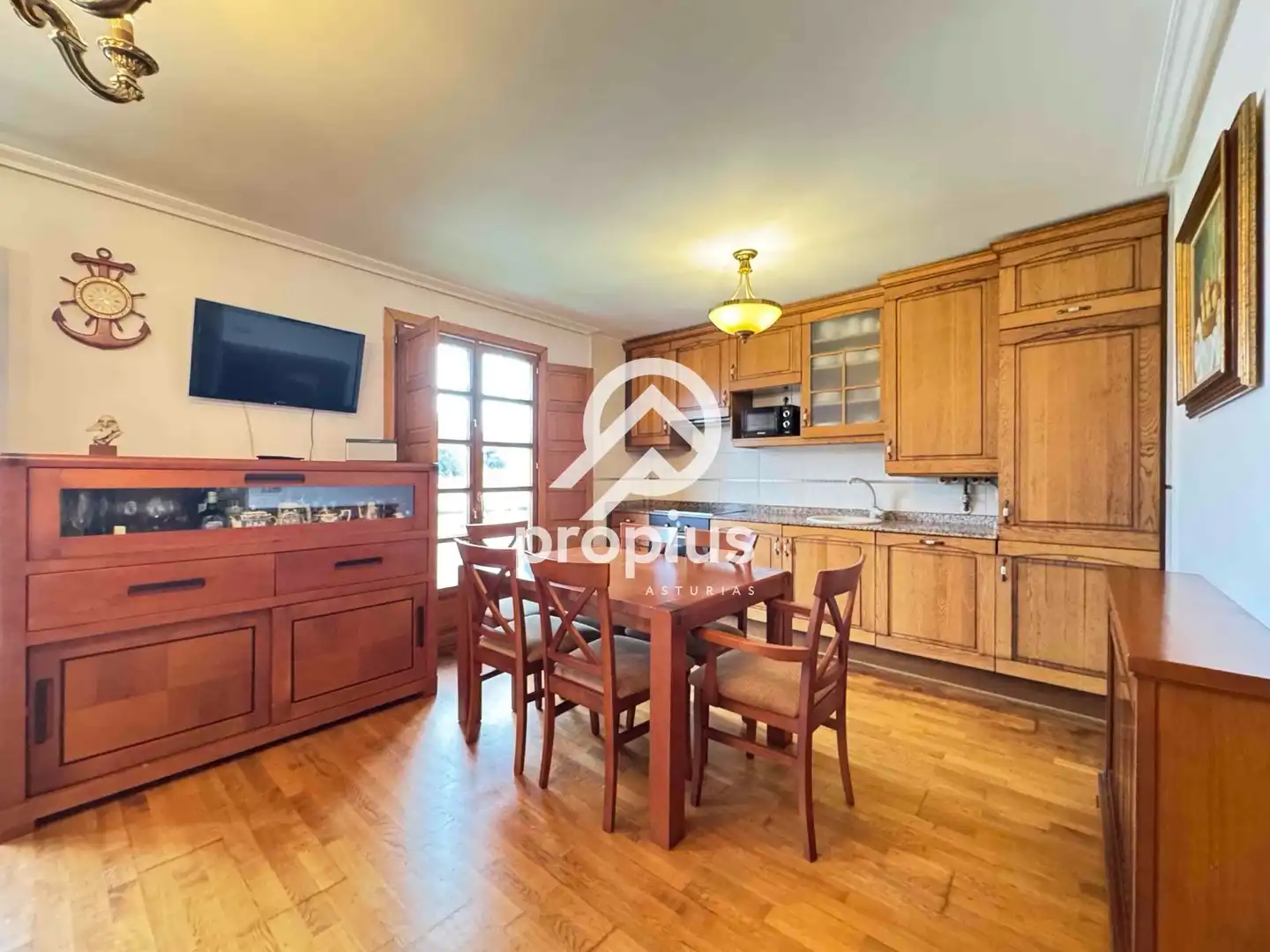 Cocina de Piso en venta en Llanes con Calefacción, Parquet y Trastero