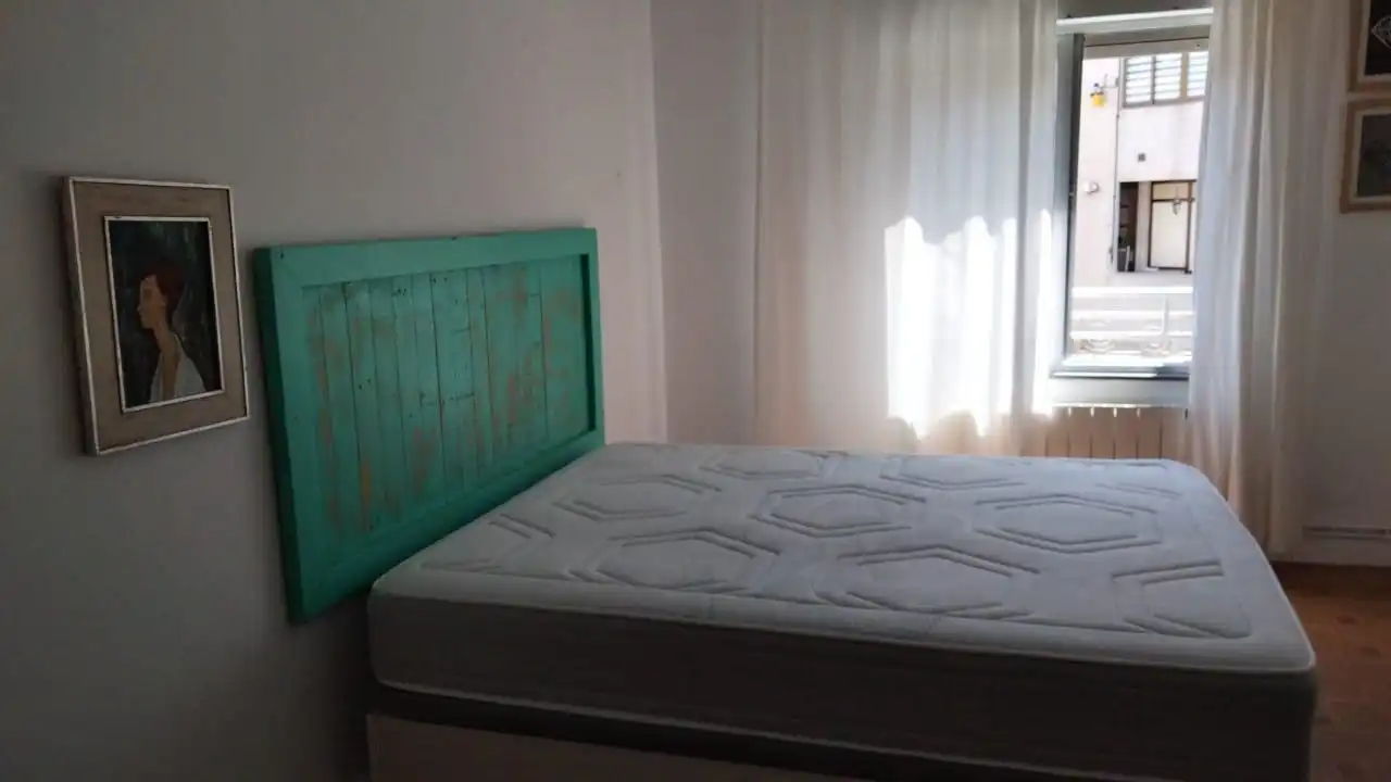 Habitación de Piso de alquiler en Torrelavega  con Amueblado