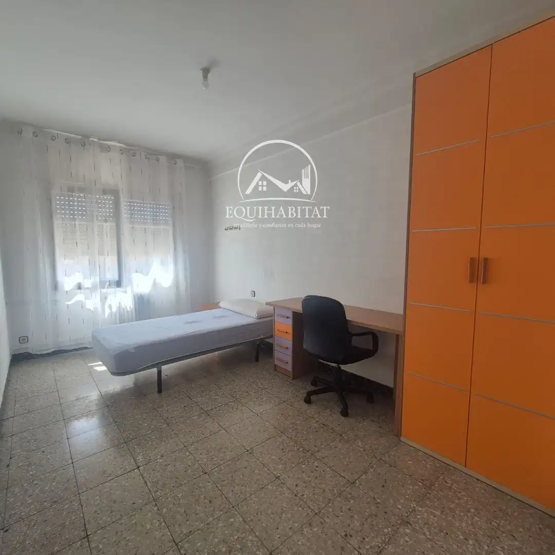 Habitación de Piso de alquiler en Lleida con Aire acondicionado y Terraza