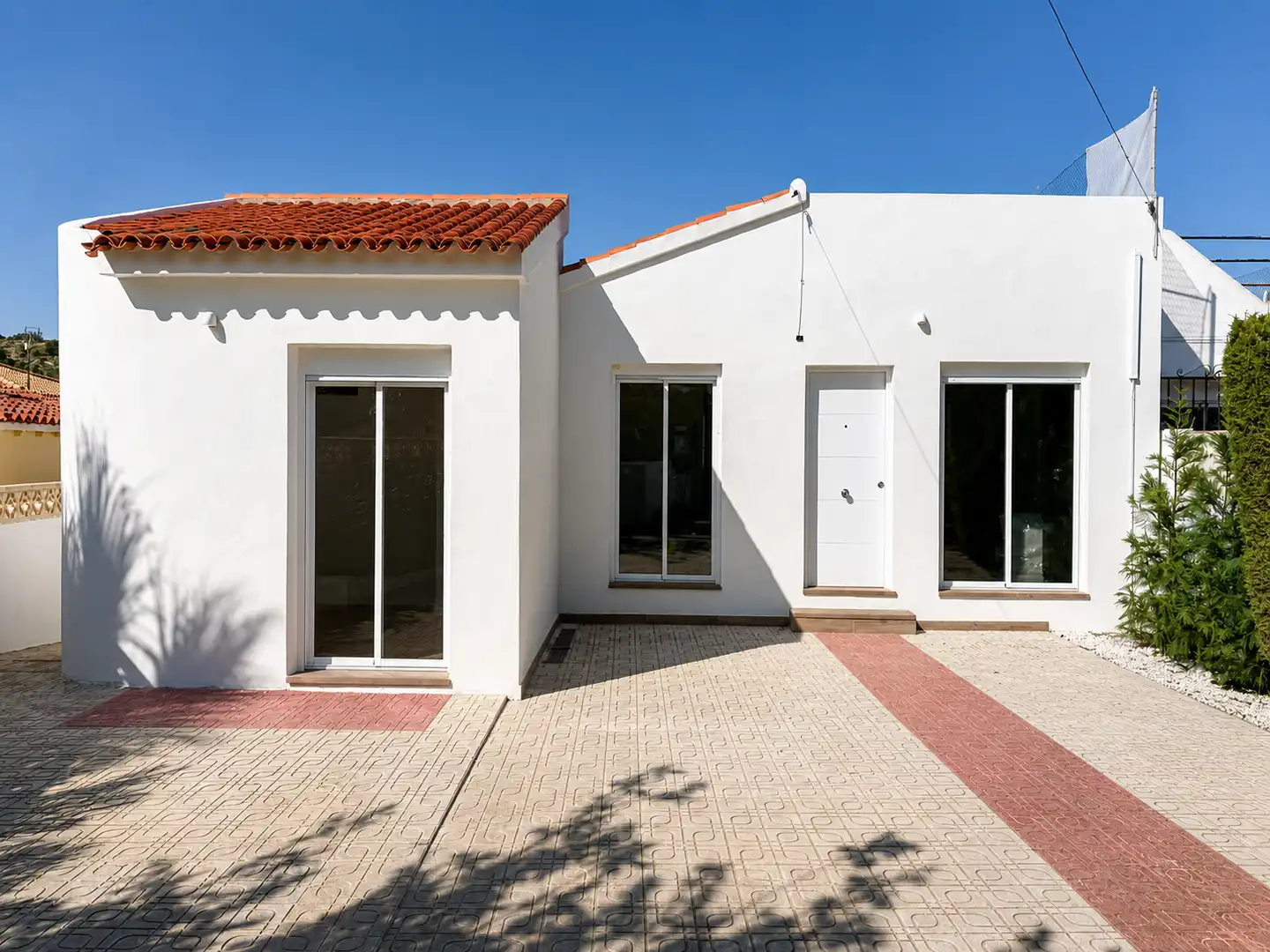 Vista exterior de Casa o chalet en venta en La Nucia con Aire acondicionado, Terraza y Piscina