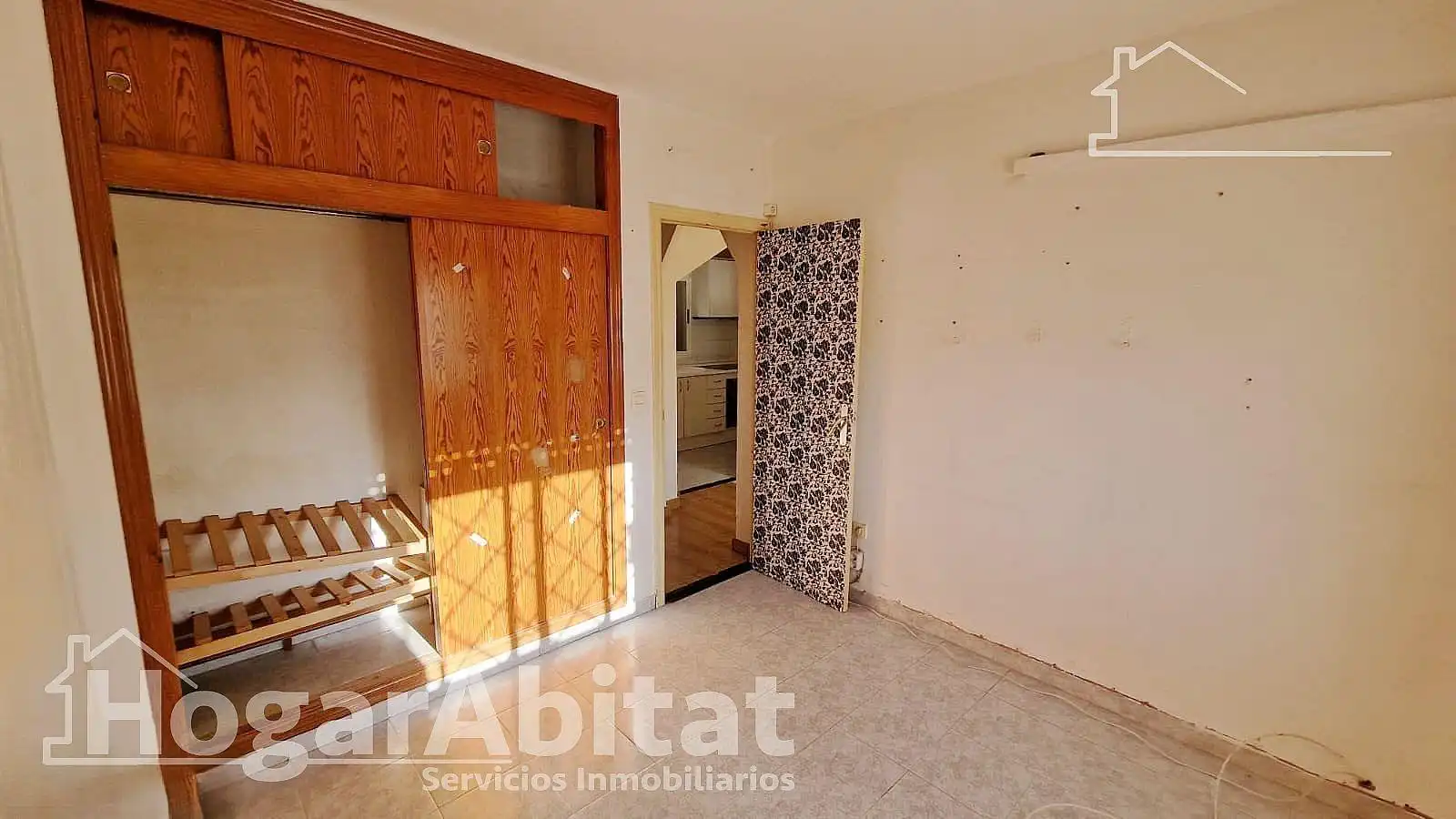 Piso en venta en Calle Águilas, Zona Carrefour - Urbanizaciones