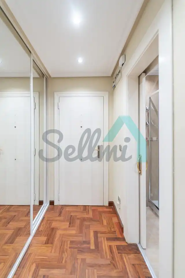 Study for rent in Oviedo   with Heating, Parquet flooring and Furnished
