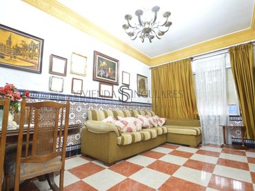 Casa amb balcó en venda a Macarena