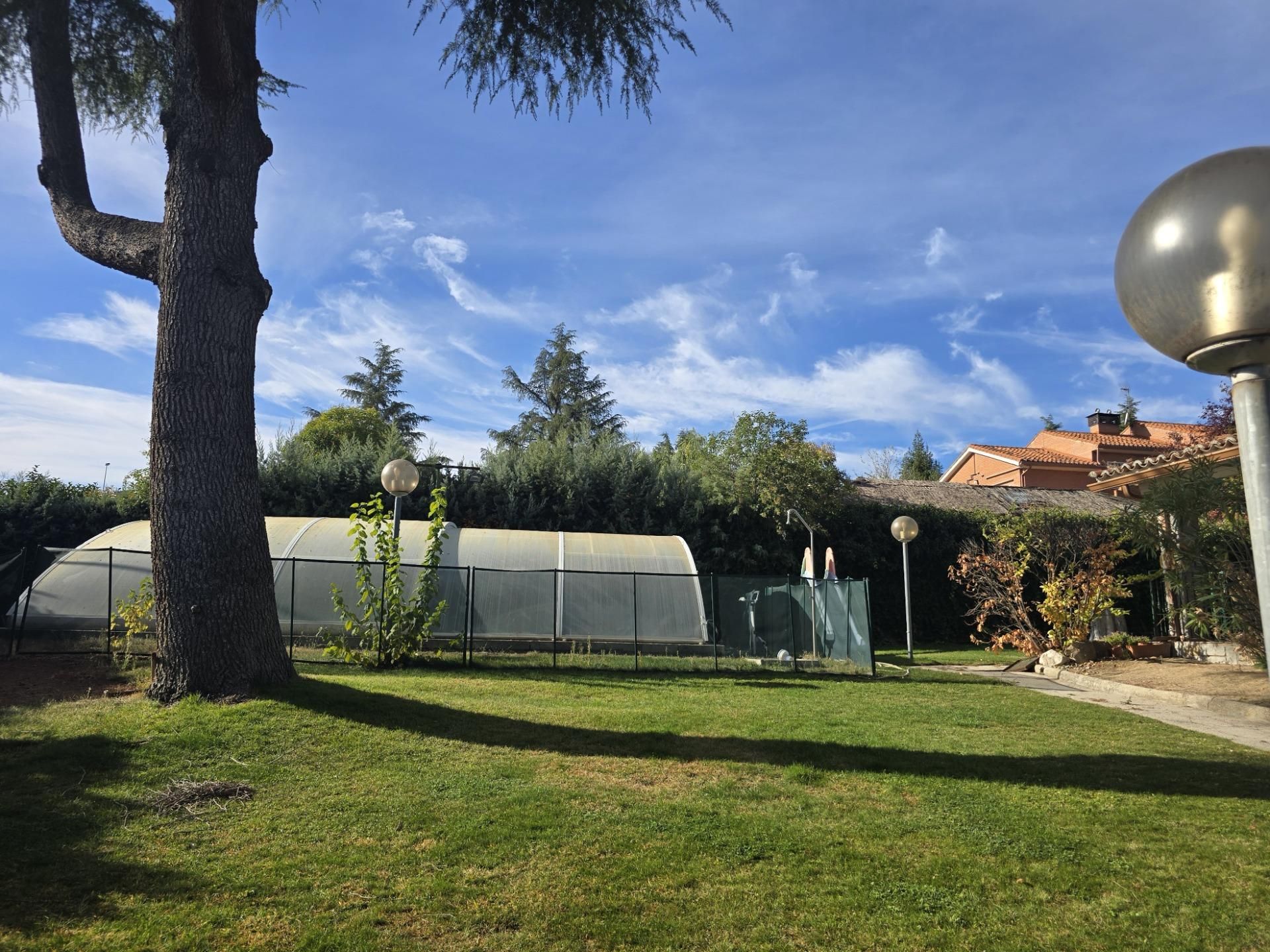 Jardín de Casa o chalet en venta en Majadahonda con Calefacción, Jardín privado y Terraza