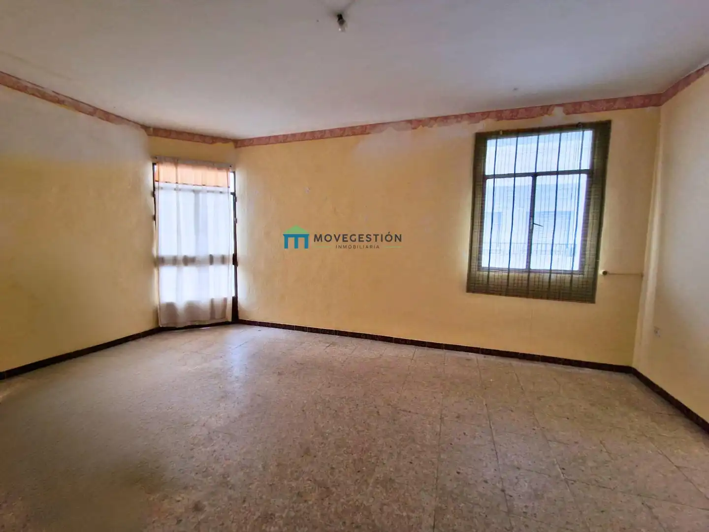 Flat for sale in Ubrique
