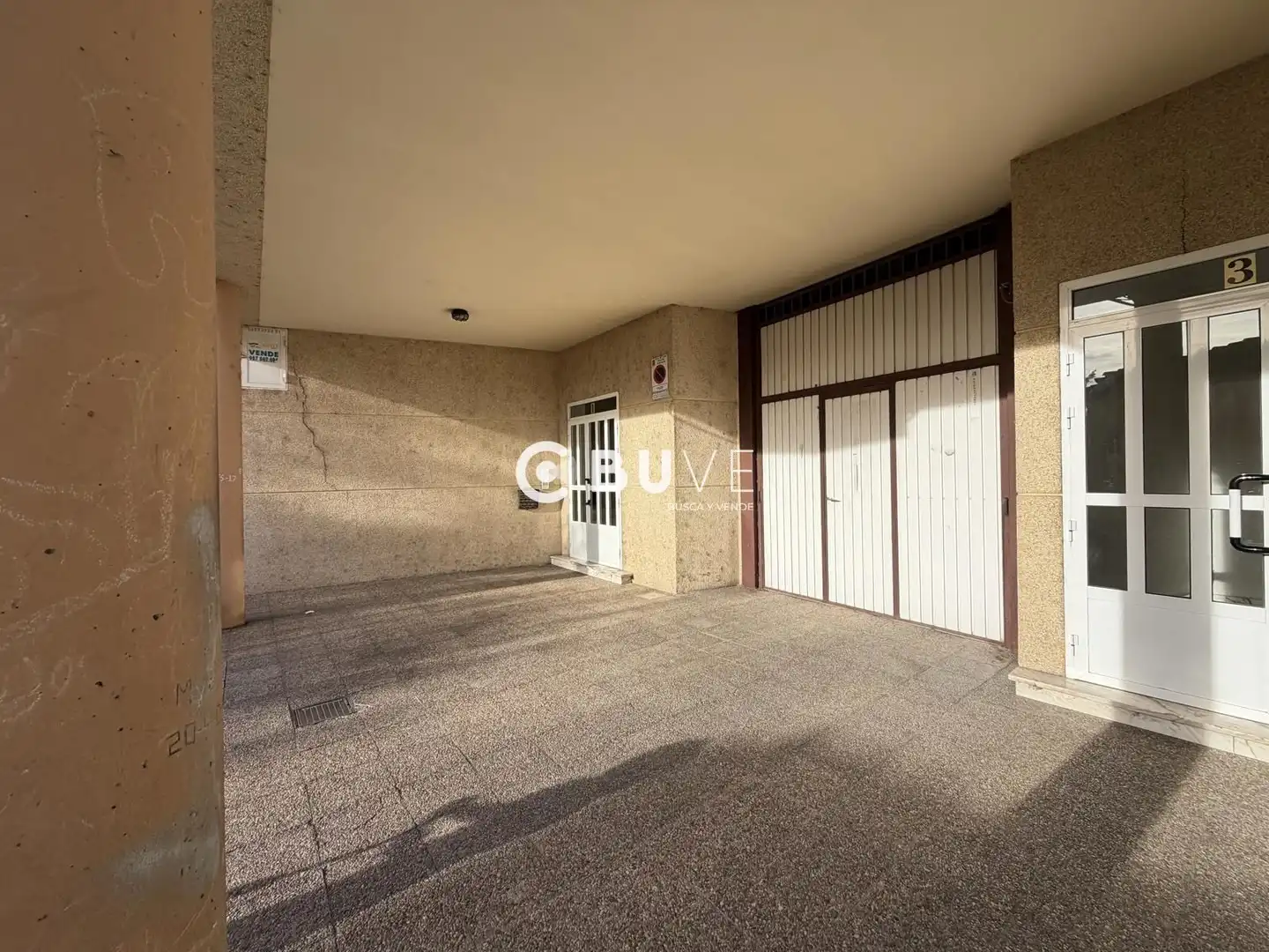 Parkplatz von Maisonette zum Verkauf in León Capital  mit Heizung, Terrasse und Abstellraum