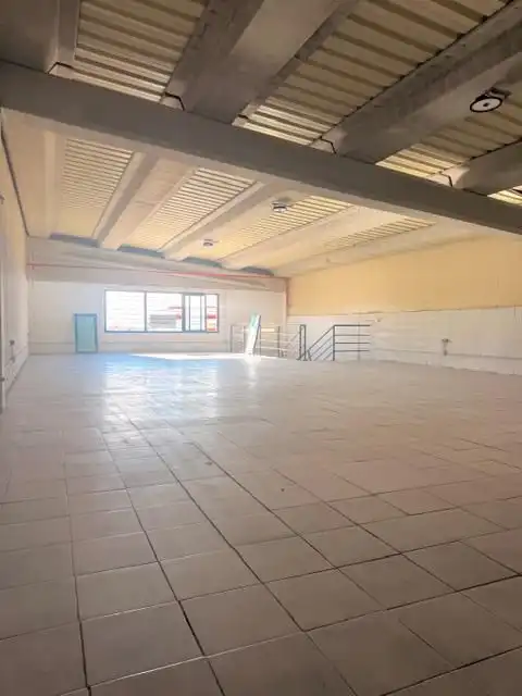 Nave industrial de alquiler en Marbella