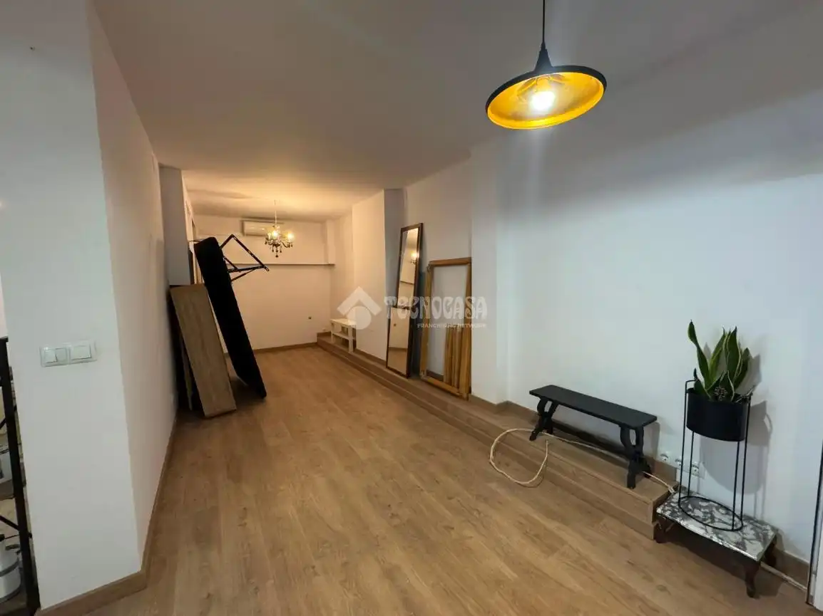 Wohnung zum Verkauf in Barcelona mit Klimaanlage und Parkett
