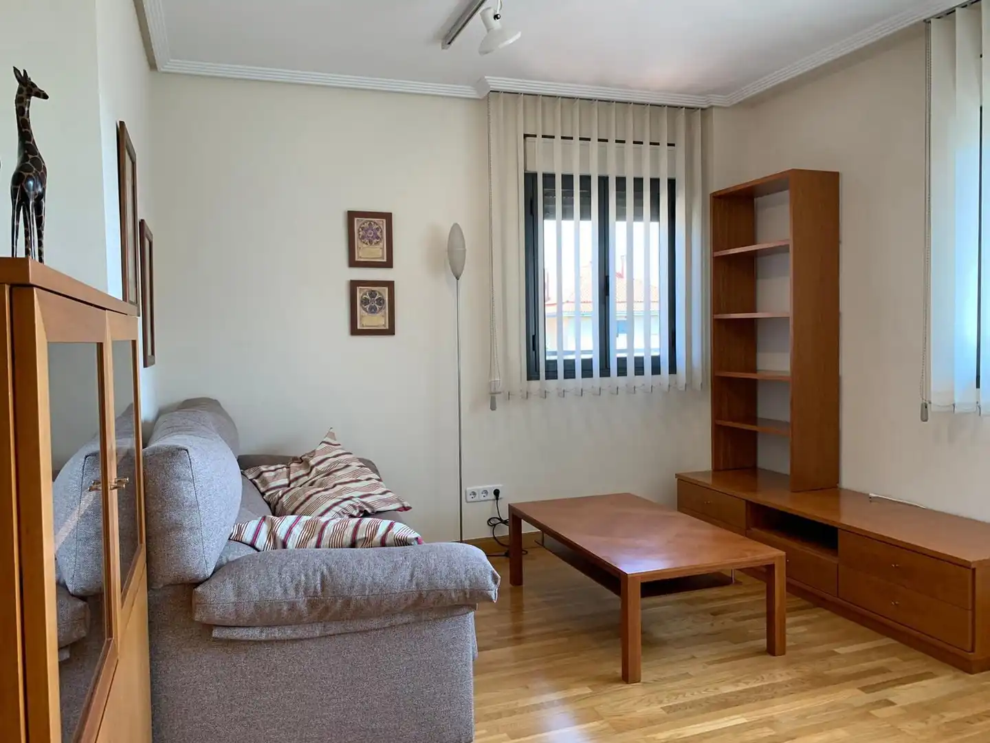 Sala de estar de Apartamento de alquiler en  Logroño con Calefacción, Terraza y Amueblado