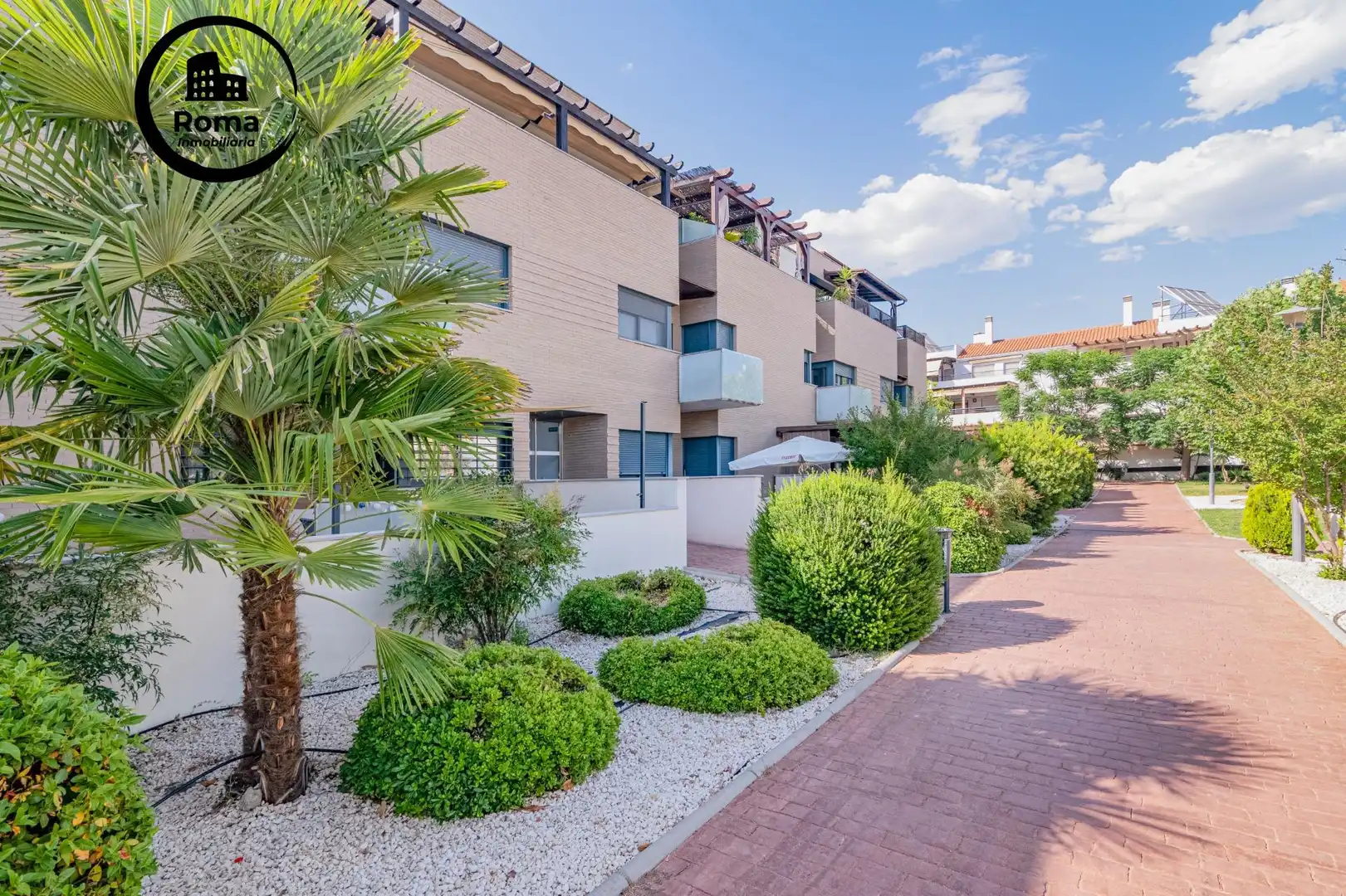 Vista exterior de Piso en venta en Albolote con Aire acondicionado, Calefacción y Piscina comunitaria