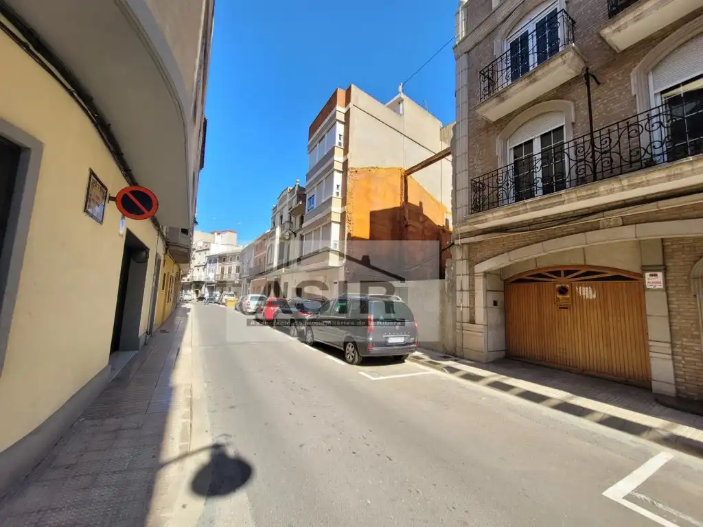 Terreno residencial en venta en Casc Urbà, imagen 2