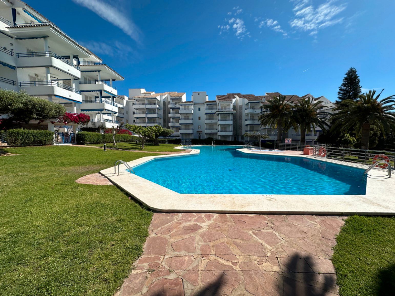 Piscina de Apartament en venda en Alcalà de Xivert amb Terrassa, Piscina i Moblat
