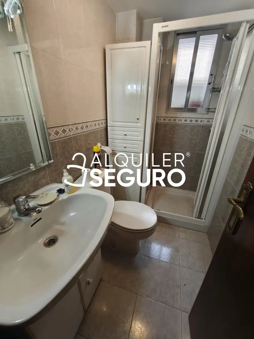Bany de Pis de lloguer en Zaragoza amb Aire condicionat, Calefacció i Moblat