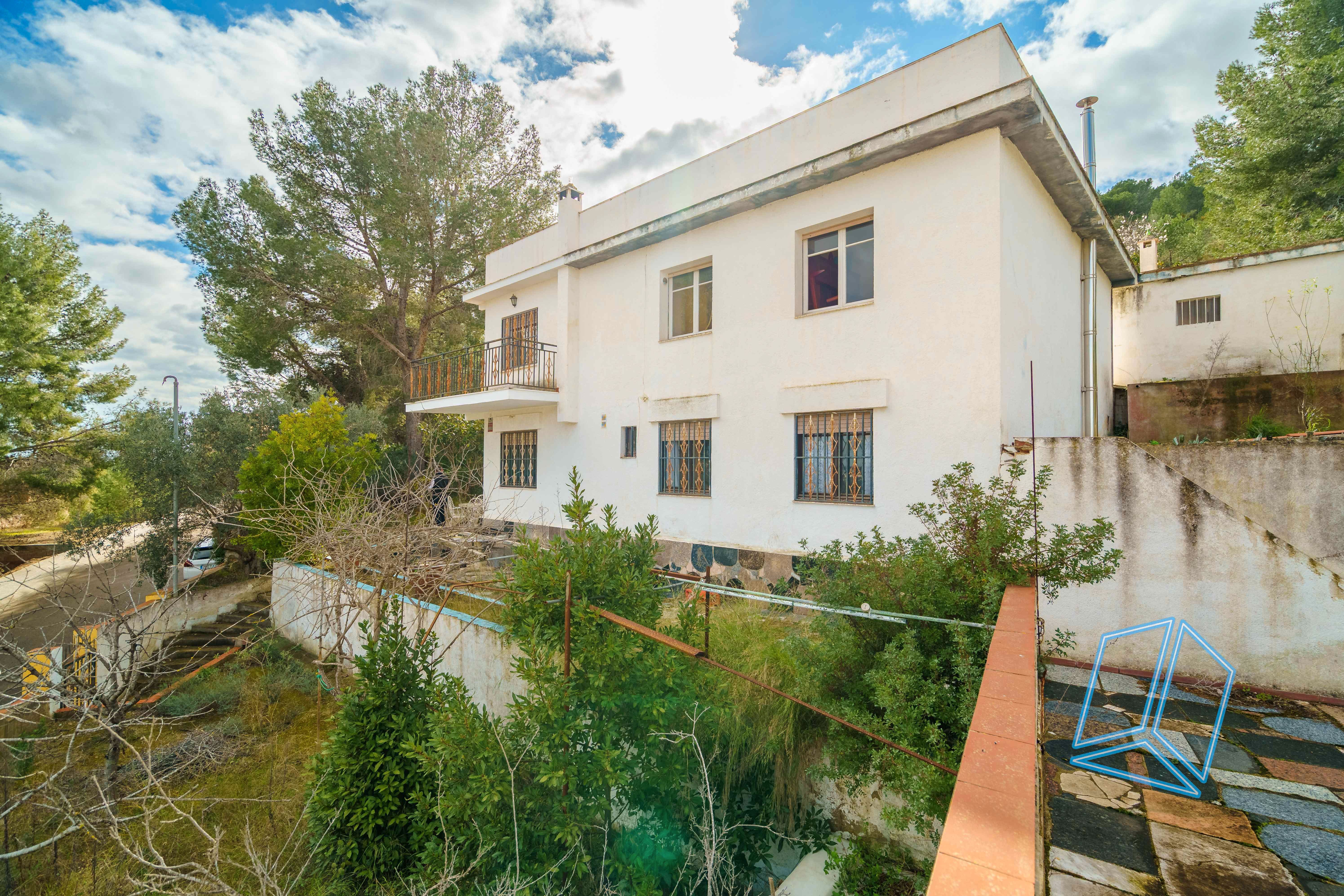 Vista exterior de Casa o chalet en venta en La Bisbal del Penedès con Terraza, Trastero y Piscina