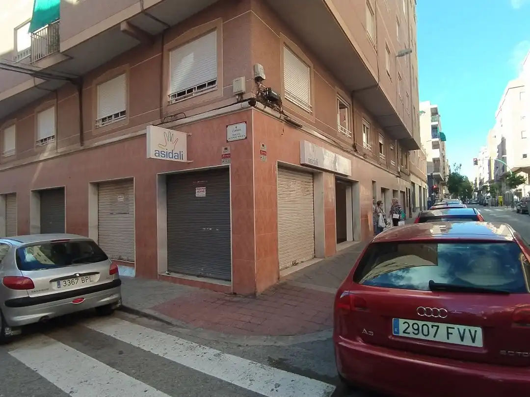Vista exterior de Local de alquiler en Elche / Elx con Amueblado