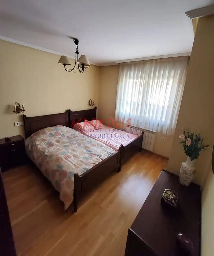 Dormitori de Apartament en venda en San Andrés del Rabanedo amb Calefacció, Terrassa i Traster