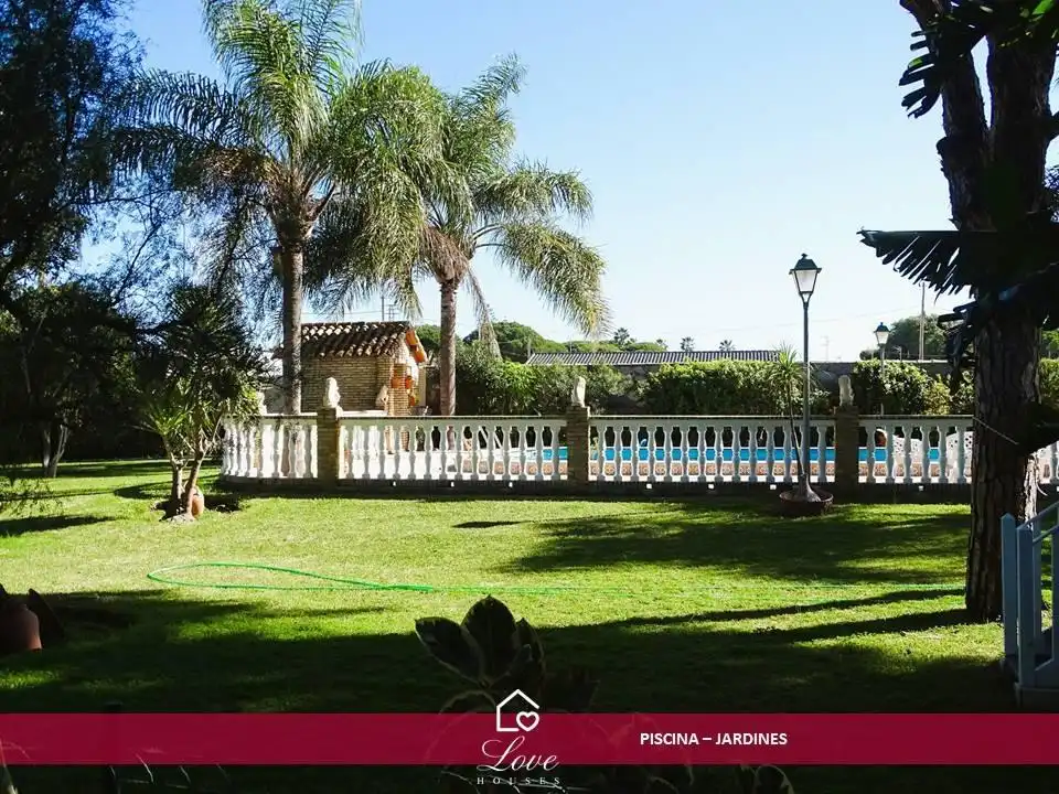 Exterior view of Houses for sale in Chiclana de la Frontera  with Air Conditioner, Heating and Private garden