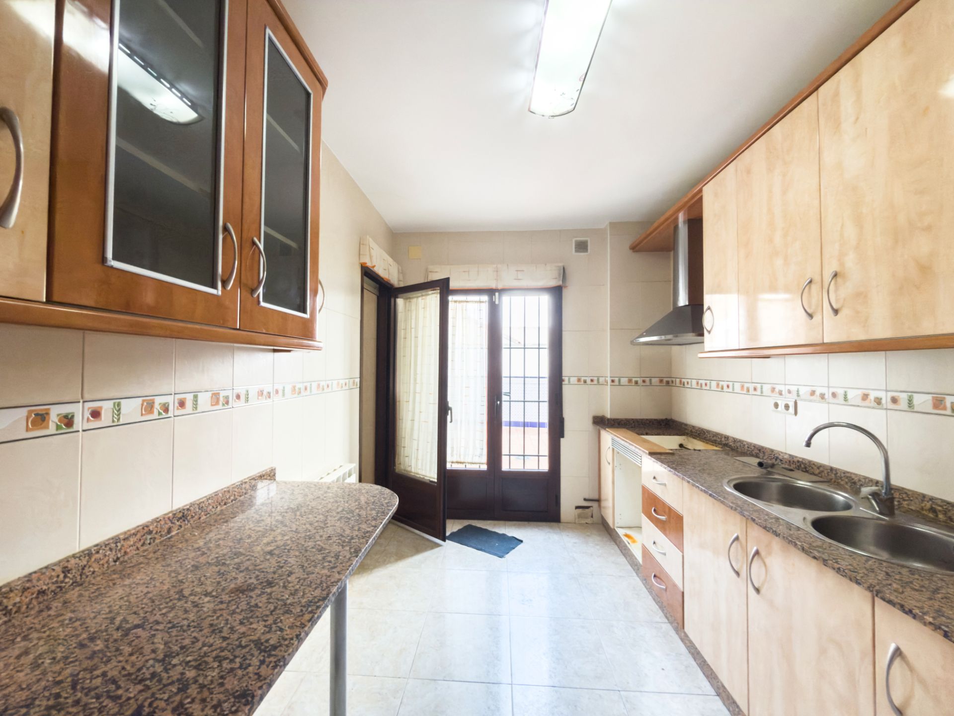 Cuina de Pis en venda en Baza amb Calefacció, Terrassa i Internet