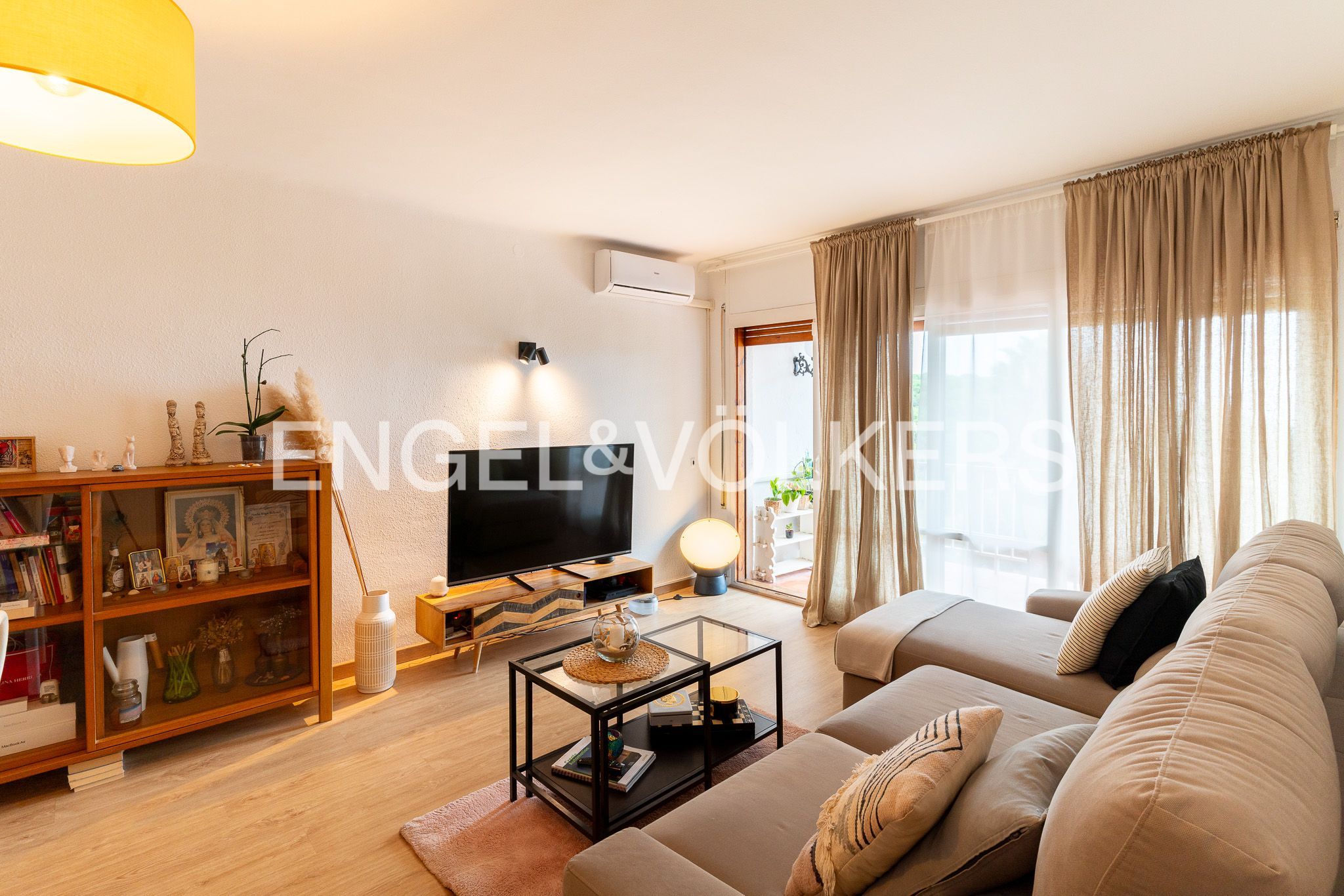 Sala d'estar de Apartament en venda en Sant Pol de Mar amb Aire condicionat, Calefacció i Parquet