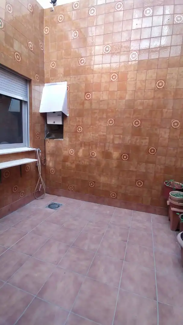Badezimmer von Einfamilien-Reihenhaus zum Verkauf in Manises mit Klimaanlage, Heizung und Terrasse