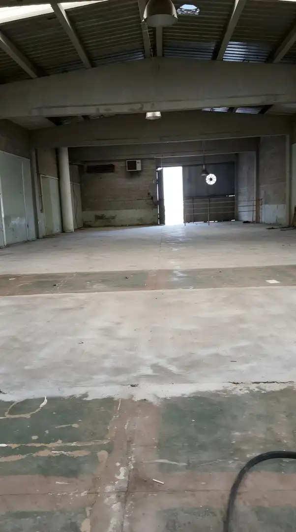 Nave industrial en venta en Cubelles