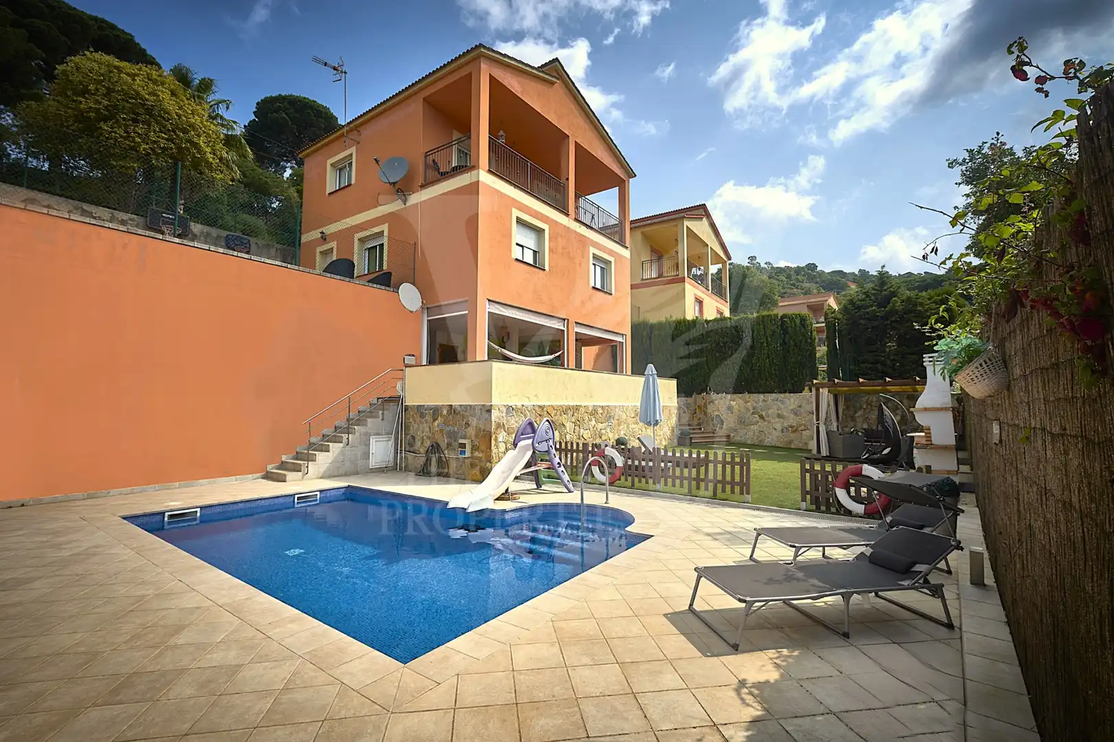 Swimming pool of Houses for rent in Aiguaviva Parc