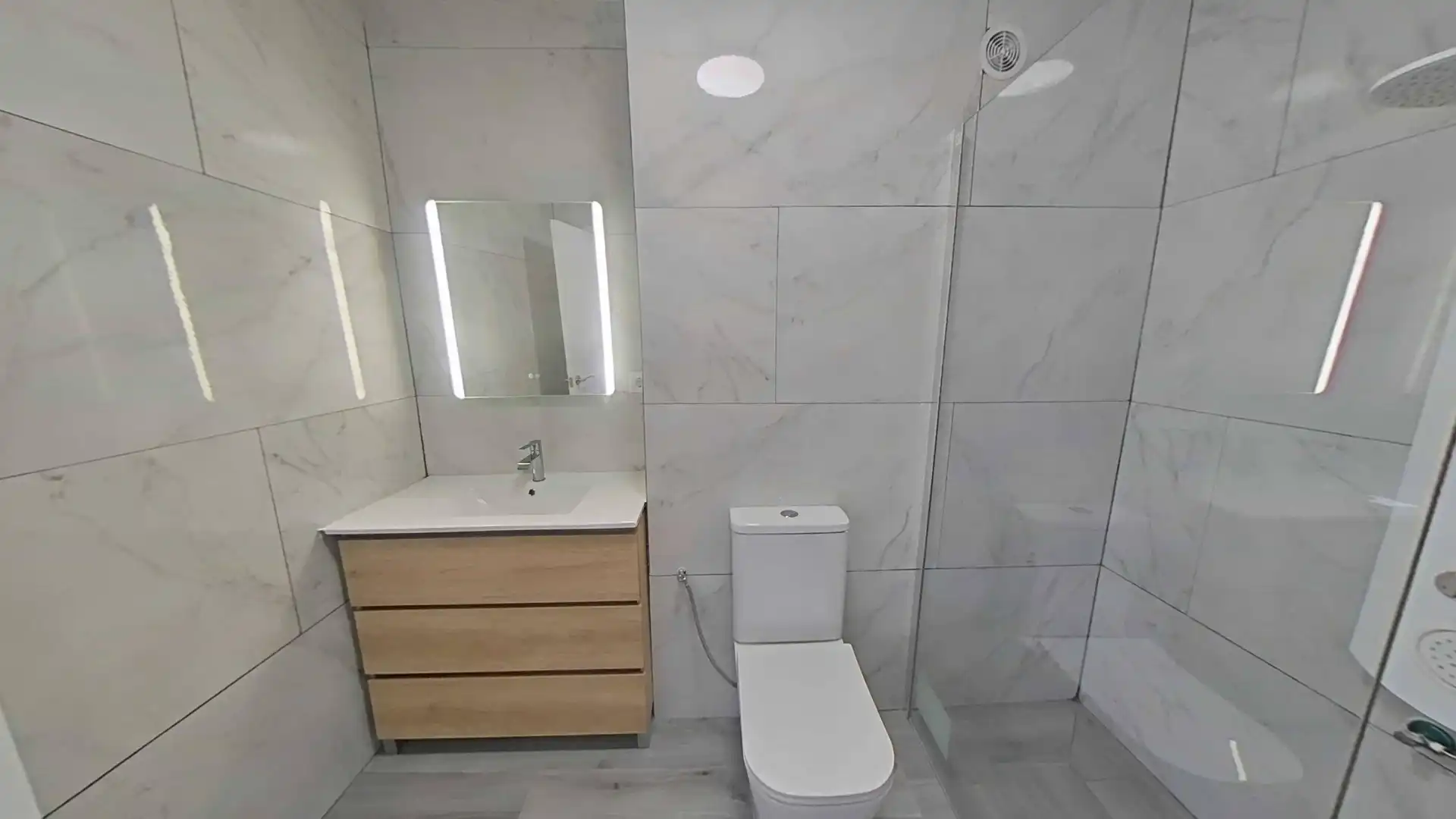 Baño de Apartamento en venta en San Pedro del Pinatar con Parquet