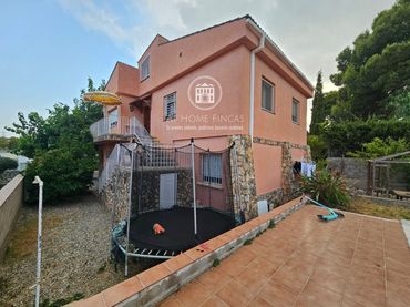 Xalet amb piscina en venda a Escorpio