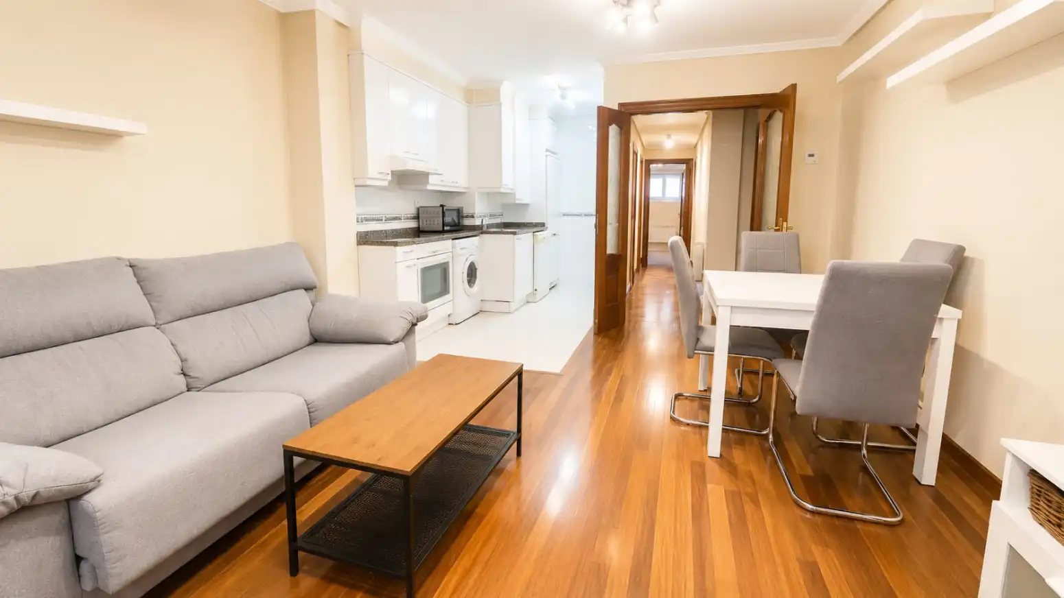 Living room of Flat for rent in Gijón   with Heating and Storage room