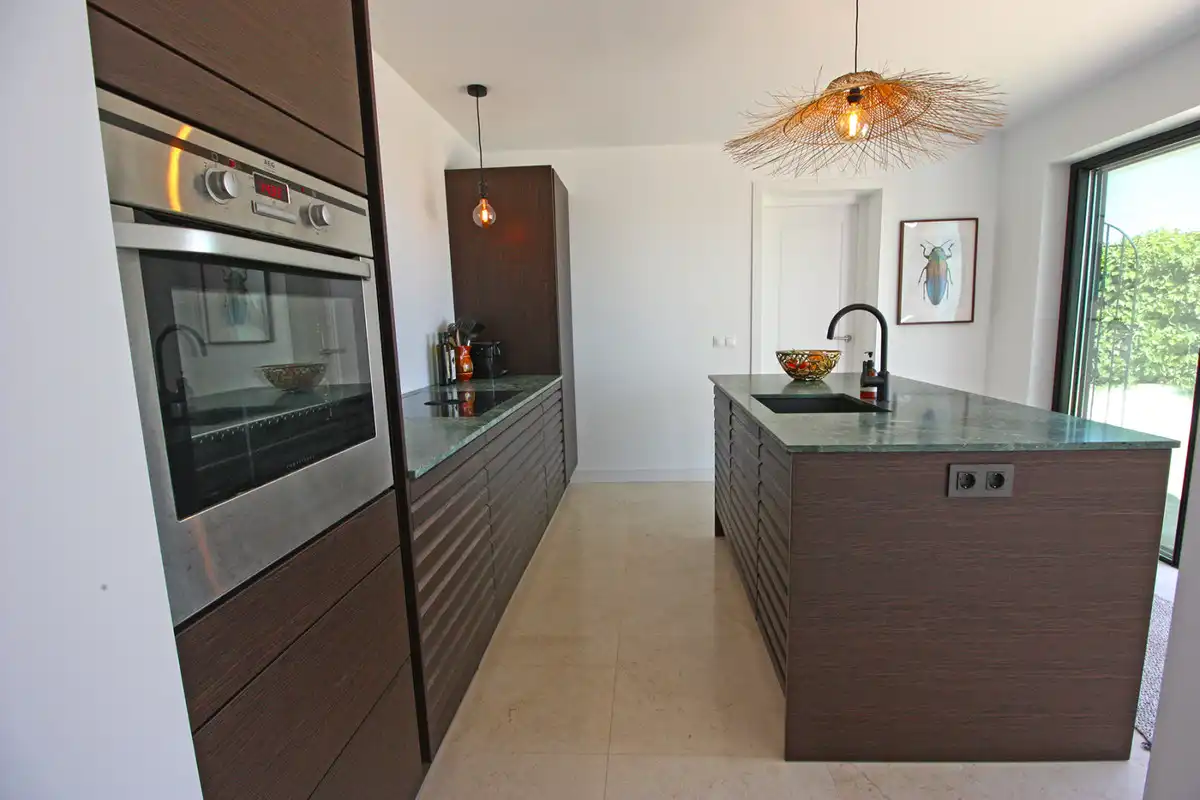 Cocina de Casa o chalet en venta en Benalmádena con Aire acondicionado, Calefacción y Jardín privado