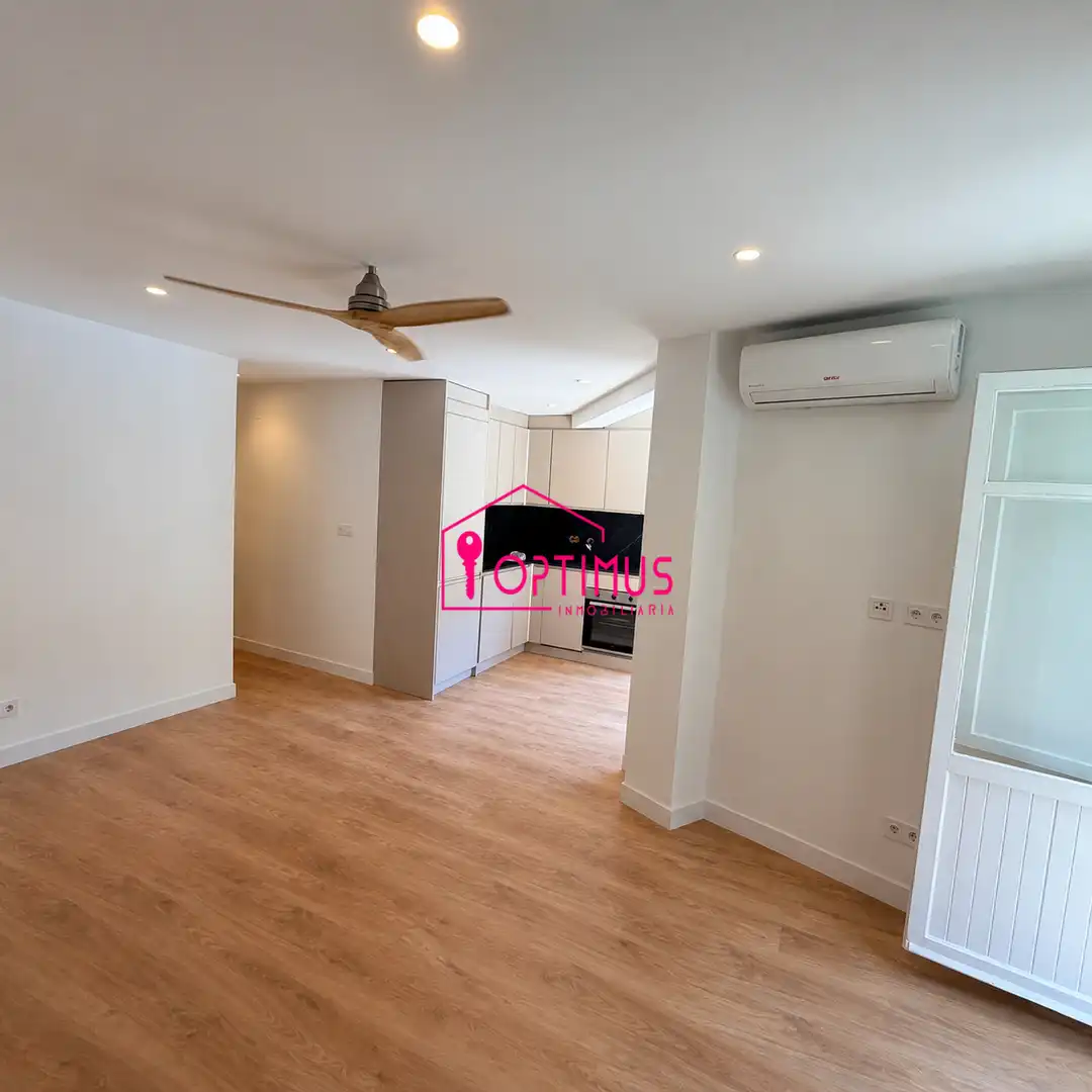 Apartments for sale in Valencia  with Air Conditioner, Oven and Balcony
