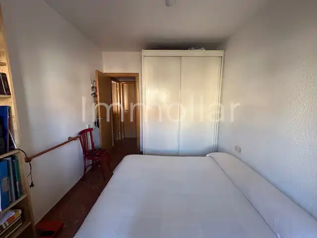 Habitación de Piso en venta en Santa Coloma de Gramenet con Calefacción, Amueblado y Horno