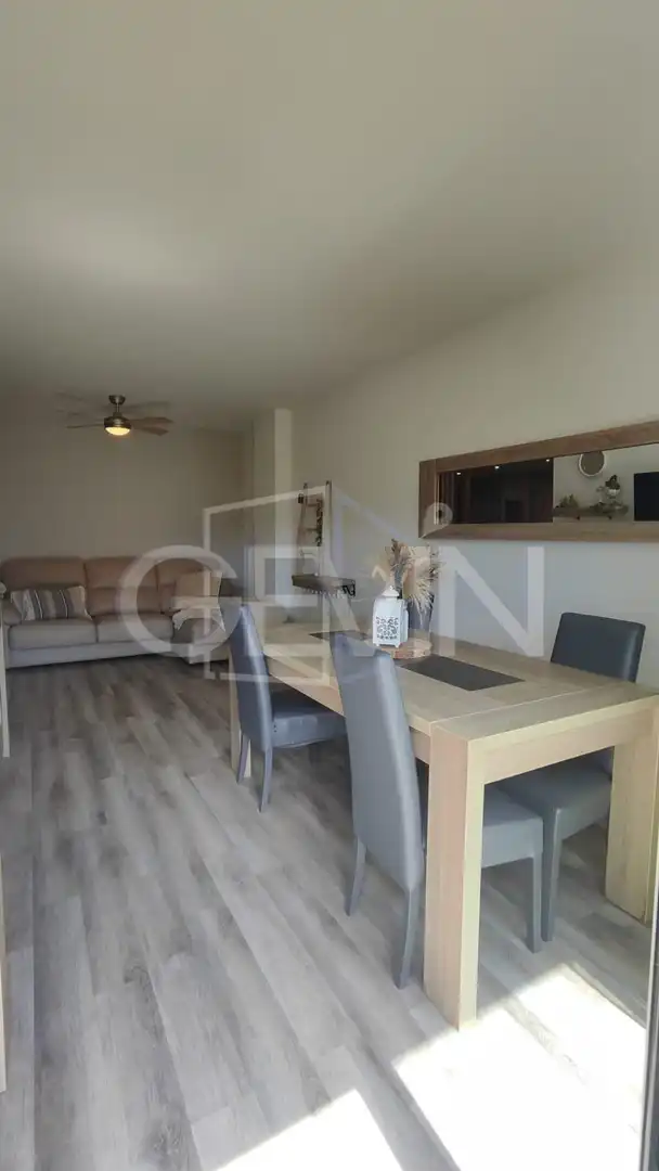 Comedor de Piso en venta en Santa Perpètua de Mogoda con Calefacción, Trastero y Balcón